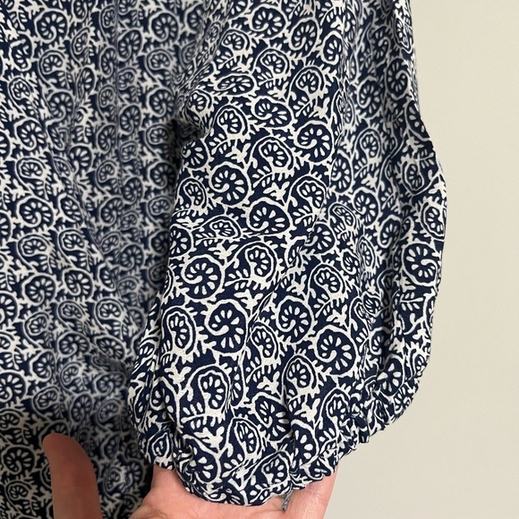 Talbots Blue/White Wrap Short Sleeve Blouse Top Size Large - Picture 4 of 8